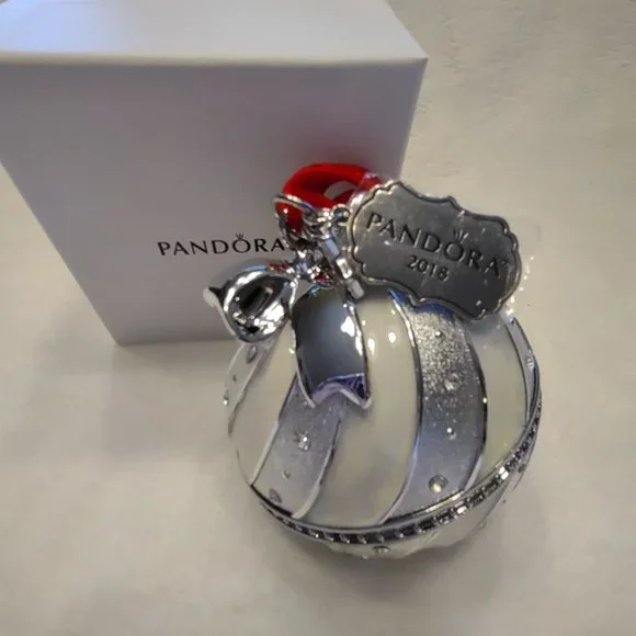NEW PANDORA 2018 LIMITED EDITION Rockettes Christmas Ornament - Picture 2 of 5